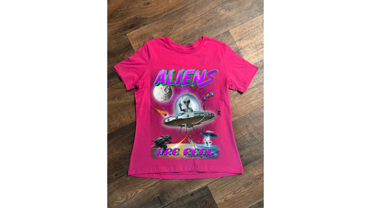Aliens Are Real - Crew Neck T-shirt